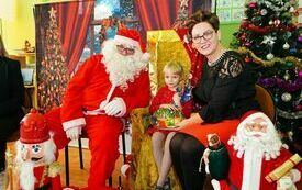 Mikołaj wraz z W&oacute;jhtem Gminy Brody odwiedził wszystkie przedszkola i punkty dziennego opiekuna dla dzieci do lat 3 212