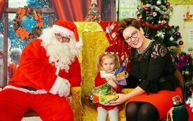 Mikołaj wraz z W&oacute;jhtem Gminy Brody odwiedził wszystkie przedszkola i punkty dziennego opiekuna dla dzieci do lat 3 219