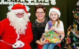 Mikołaj wraz z W&oacute;jhtem Gminy Brody odwiedził wszystkie przedszkola i punkty dziennego opiekuna dla dzieci do lat 3 269
