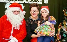 Mikołaj wraz z W&oacute;jhtem Gminy Brody odwiedził wszystkie przedszkola i punkty dziennego opiekuna dla dzieci do lat 3 270