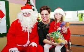 Mikołaj wraz z W&oacute;jhtem Gminy Brody odwiedził wszystkie przedszkola i punkty dziennego opiekuna dla dzieci do lat 3 283