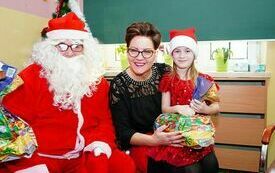 Mikołaj wraz z W&oacute;jhtem Gminy Brody odwiedził wszystkie przedszkola i punkty dziennego opiekuna dla dzieci do lat 3 286