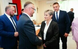 Nowy w&oacute;jt, nowa rada i atmosfera nadziei! Ślubowianie radnych i Ernesta Kumka - W&oacute;jta Gminy Brody 72