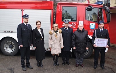 Zdjęcie do Uroczyste przekazanie wozu strażackiego dla OSP w Brodach