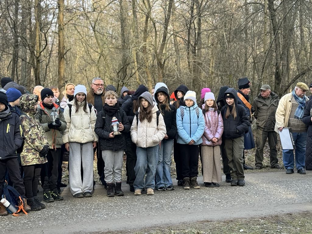 Młodzież ze szk&oacute;ł na&nbsp;polanie