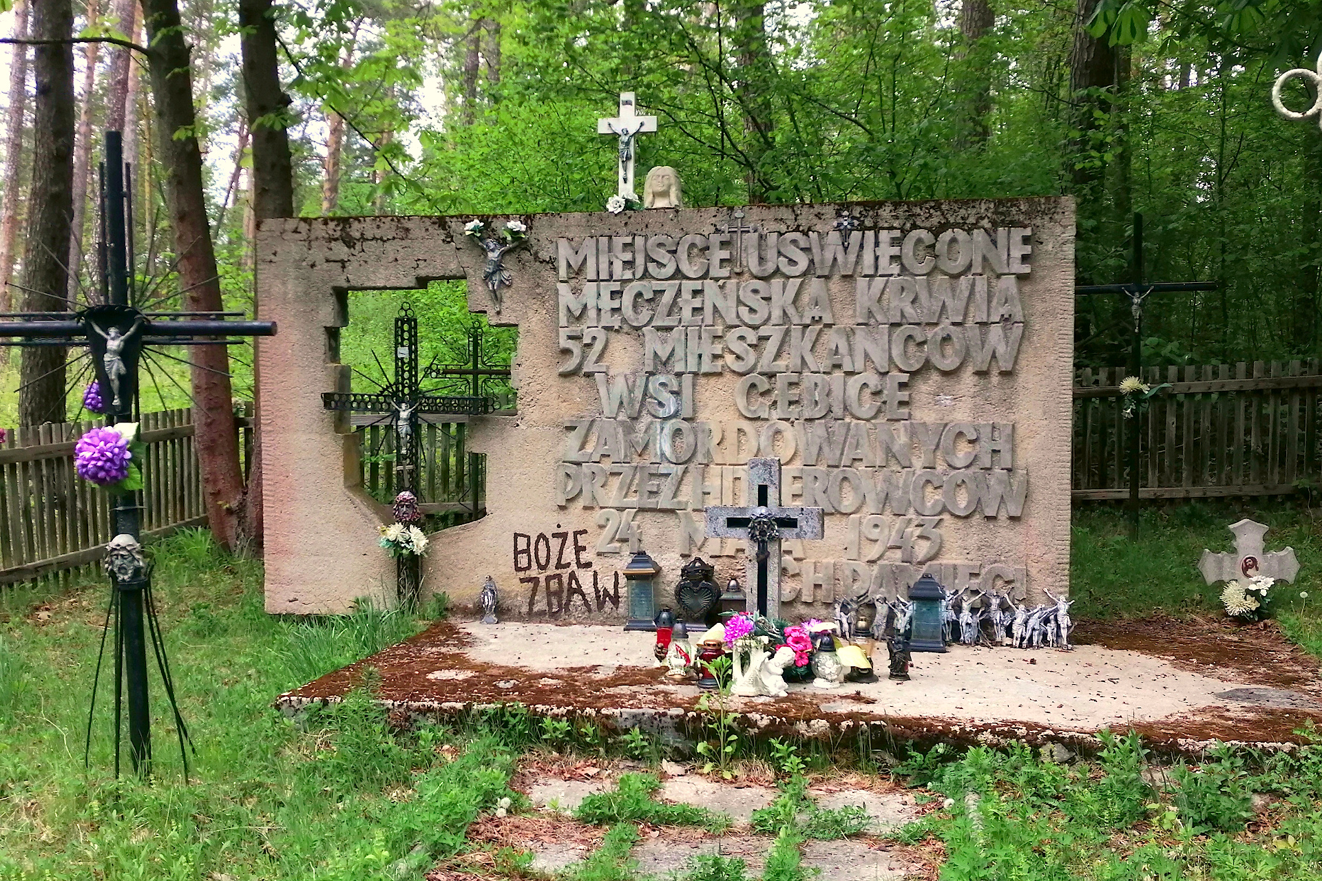 Miejsce śmierci 52 mieszkańców wsi Gębice zamordowanych 24 maja 1943 r.