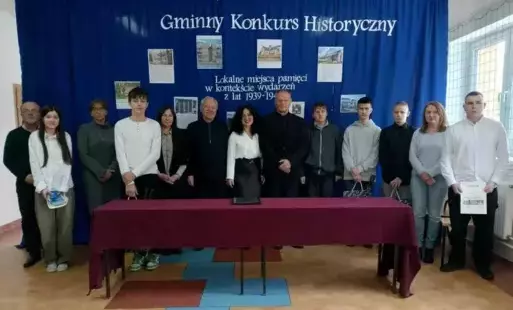 W środę (19 lutego) odbył się Gminny Konkurs Historyczny pod hasłem „Lokalne miejsca pamięci w kontekście wydarzeń z lat 1939 – 1945”. Organizatorem wydarzenia była Publiczna Szkoła Podstawowa w Lipiu a koordynatorem konkursu pani Krystyna Szymańska - Bat