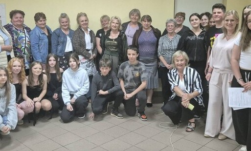 Zdjęcie do Projekt &bdquo;Szkoła Międzypokoleniowa&rdquo; w plac&oacute;wce oświatowej w Dziurowie