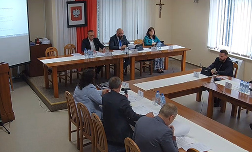 Zdjęcie do Szkoła w Rudzie z patronem, nowe środki i zmiany w budżecie