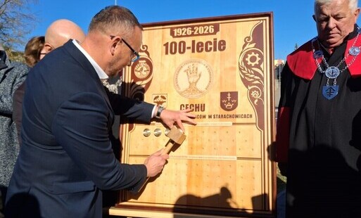Zdjęcie do W&oacute;jt Gminy Brody uczestniczył w jubileuszu 100-lecia starachowickiego Cechu Rzemieślnik&oacute;w i Przedsiębiorc&oacute;w