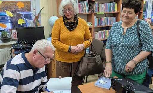 Zdjęcie do Regionalista i dziennikarz Janusz Kędracki gościem Gminnej Biblioteki Publicznej w Brodach