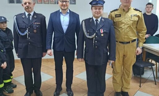Zdjęcie do Wojciech Kania sternikiem OSP Ruda, Karol Walczak z brązową odznaką 